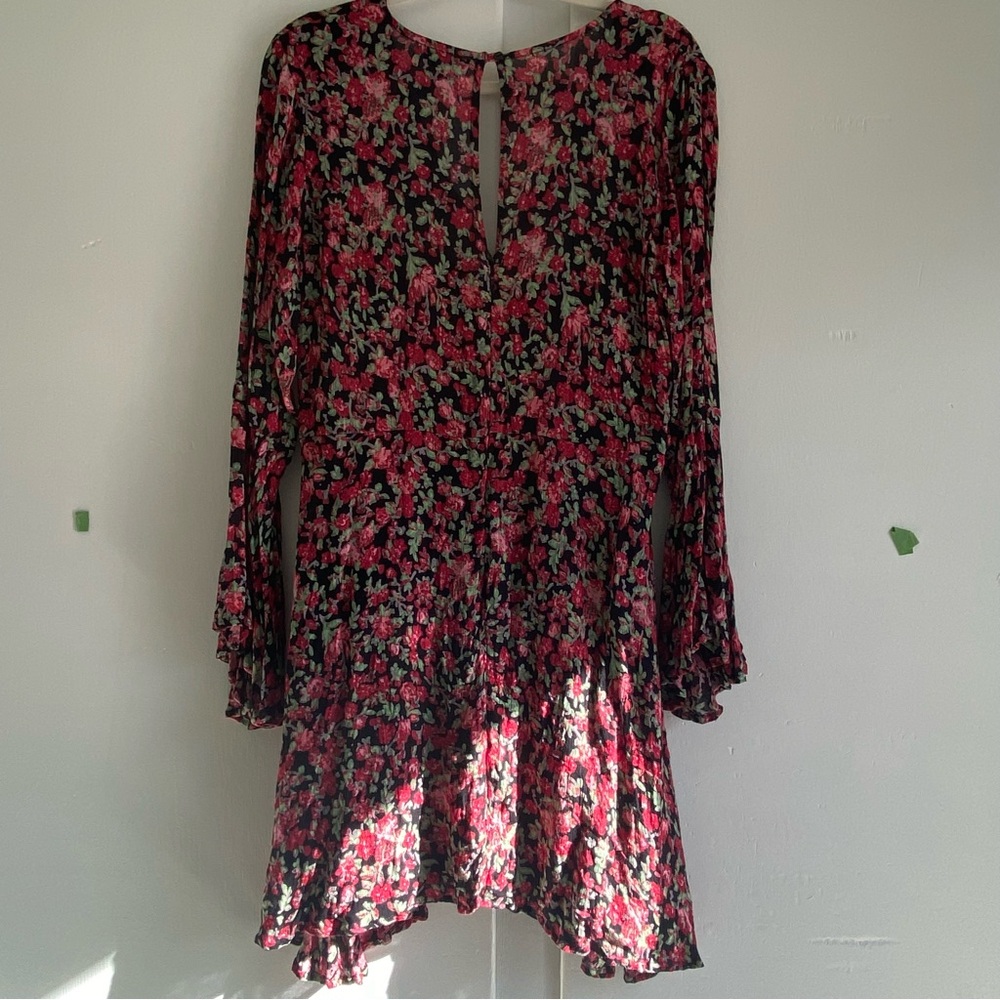 Rock & Roll Cowgirl Black Red Floral Dress Valentines Bell Sleeve Flowy Flirty L - Picture 8 of 8